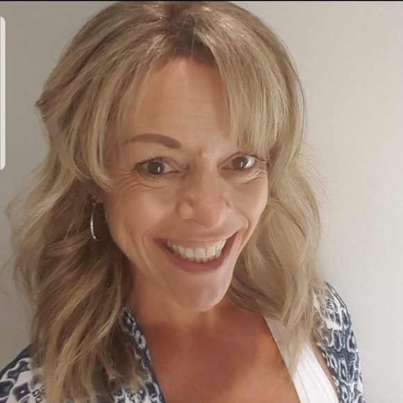 Meet your Posher, Brenda - Picture 1 of 1